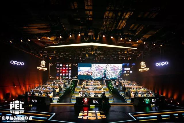 担着带领球 担着带领球